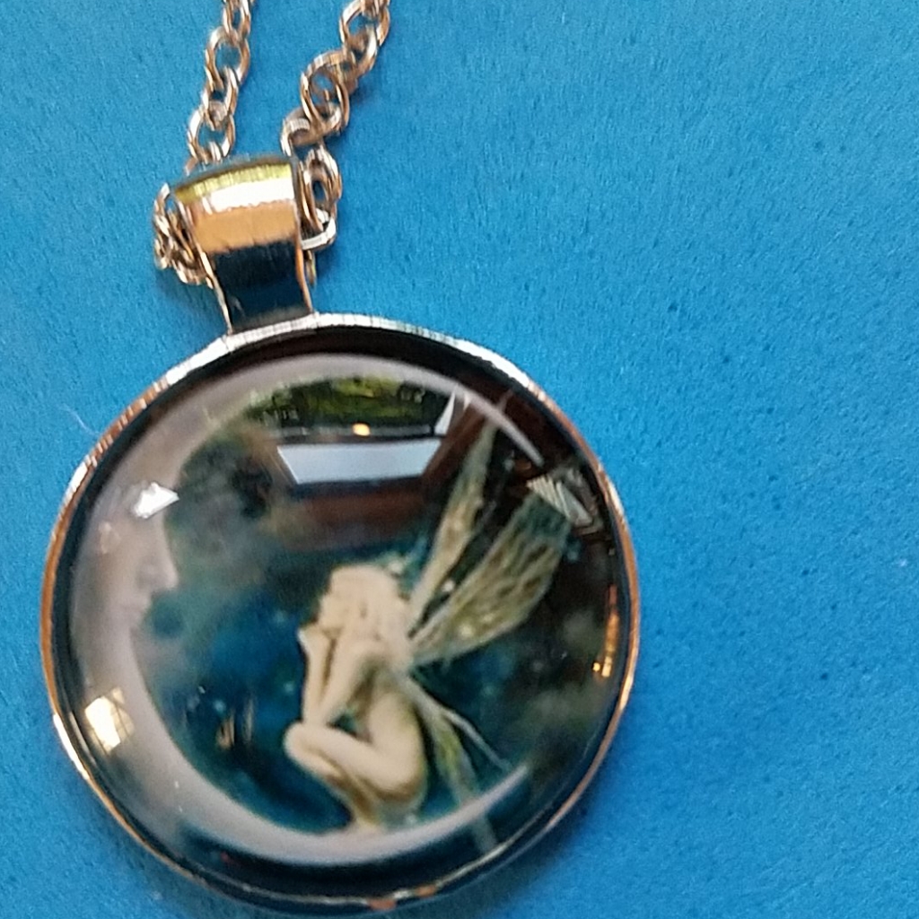 Necklace Fairy On Moon 12$